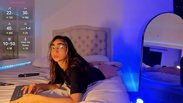 Snapshot of Scarlett_grand chatting on December 7, 2024, 2:42 am Scarlett grand online show from December 7, 2024, 2:42 am