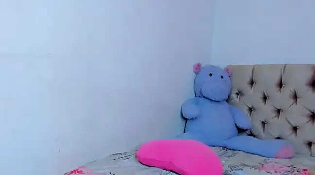 Snapshot of StassieBell chatting on January 8, 2025, 5:37 pm StassieBell online show from January 8, 2025, 5:37 pm