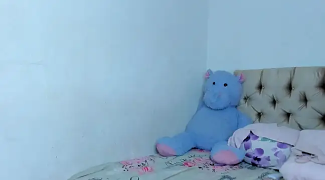 Snapshot of StassieBell chatting on February 2, 2025, 6:58 am StassieBell online show from February 2, 2025, 6:58 am