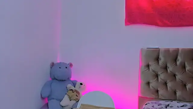 Snapshot of StassieBell chatting on March 10, 2025, 5:29 pm StassieBell online show from March 10, 2025, 5:29 pm