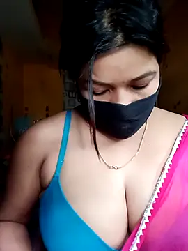 Snapshot of Radhikadavi879 chatting on September 26, 2025, 6:28 am Radhikadavi879 online show from September 26, 2025, 6:28 am