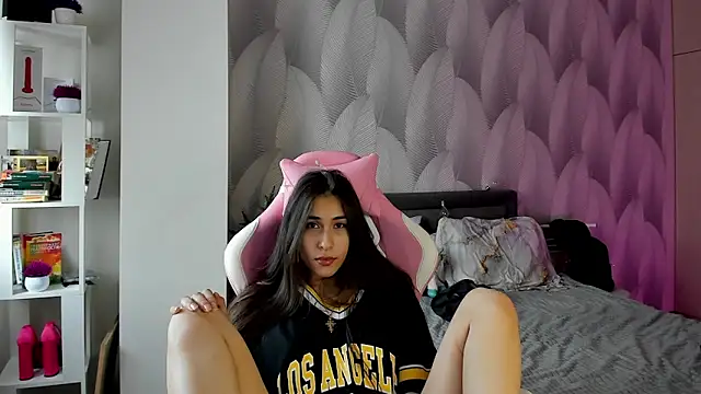 Snapshot of Bambiii_bby chatting on January 19, 2025, 8:50 am Bambiii bby online show from January 19, 2025, 8:50 am