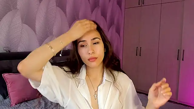 Snapshot of Bambiii_bby chatting on October 2, 2025, 2:29 am Bambiii bby online show from October 2, 2025, 2:29 am