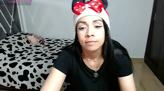 Snapshot of Amber_Lovely chatting on December 18, 2024, 1:05 am Amber Lovely online show from December 18, 2024, 1:05 am