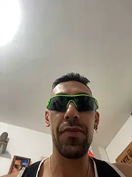 Snapshot of dantedesirexx chatting on February 6, 2025, 8:45 pm dantedesirexx online show from February 6, 2025, 8:45 pm