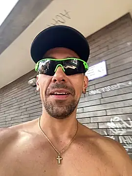 Snapshot of dantedesirexx chatting on February 17, 2025, 3:31 pm dantedesirexx online show from February 17, 2025, 3:31 pm