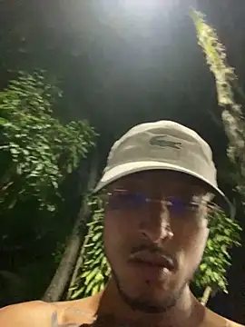 Snapshot of dantedesirexx chatting on March 6, 2025, 3:35 am dantedesirexx online show from March 6, 2025, 3:35 am