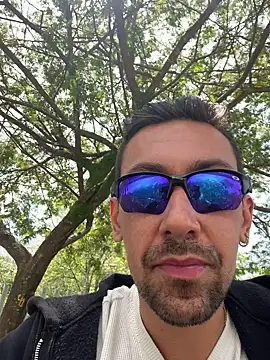 Snapshot of dantedesirexx chatting on October 2, 2025, 4:36 pm dantedesirexx online show from October 2, 2025, 4:36 pm