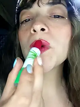 Snapshot of Elvishcassie_ chatting on December 23, 2024, 2:45 am Elvishcassie online show from December 23, 2024, 2:45 am