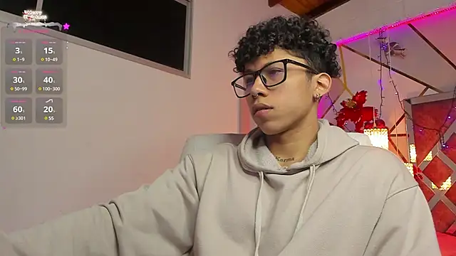 Snapshot of AkazaBoy_ chatting on December 28, 2024, 5:23 am AkazaBoy  online show from December 28, 2024, 5:23 am