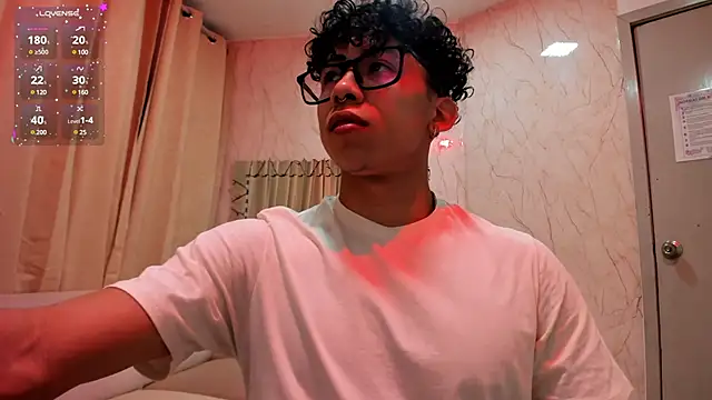 Snapshot of AkazaBoy_ chatting on January 10, 2025, 4:12 am AkazaBoy  online show from January 10, 2025, 4:12 am