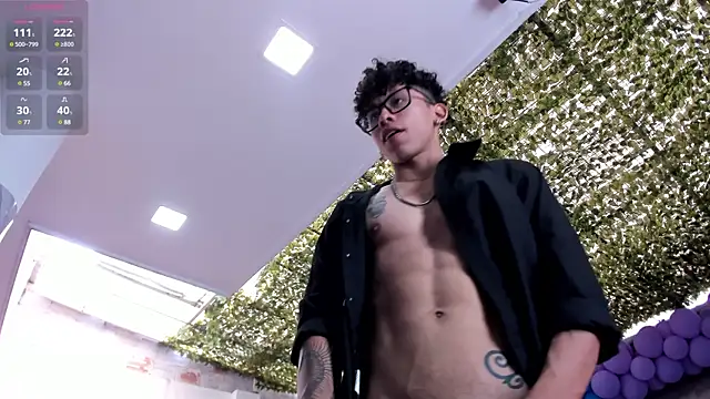 Snapshot of AkazaBoy_ chatting on February 14, 2025, 1:08 pm AkazaBoy  online show from February 14, 2025, 1:08 pm