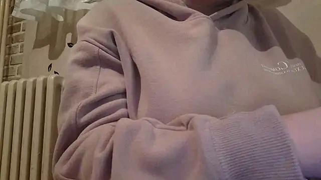 AalinnaK online show from February 26, 2025, 8:00 pm