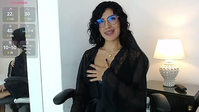 Snapshot of LeeThompson_ chatting on December 21, 2024, 4:52 am LeeThompson  online show from December 21, 2024, 4:52 am