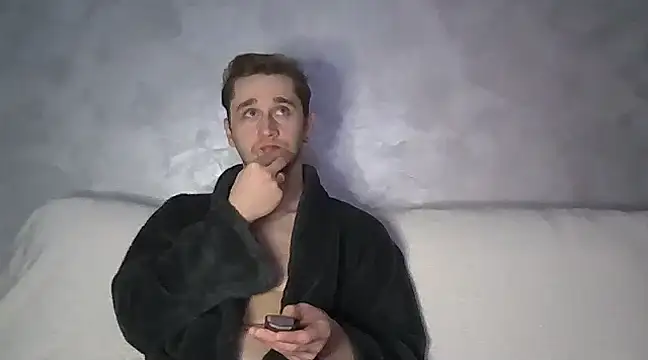 Snapshot of Frank07021 chatting on January 14, 2025, 3:32 am Frank07021 online show from January 14, 2025, 3:32 am