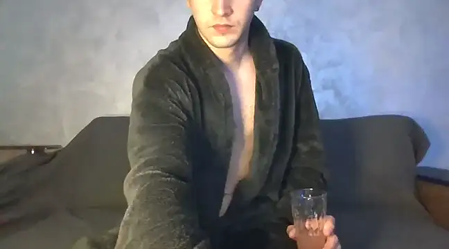 Snapshot of Frank07021 chatting on January 15, 2025, 1:45 am Frank07021 online show from January 15, 2025, 1:45 am