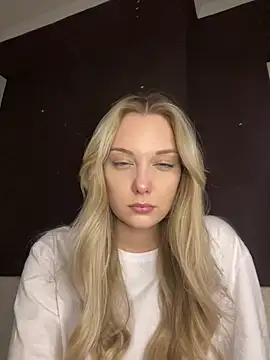 Snapshot of Alisa_Rise chatting on February 9, 2025, 6:47 pm Alisa Rise online show from February 9, 2025, 6:47 pm