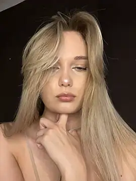 Snapshot of Alisa_Rise chatting on February 13, 2025, 7:52 pm Alisa Rise online show from February 13, 2025, 7:52 pm