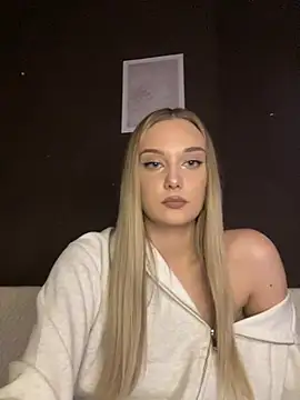 Snapshot of Alisa_Rise chatting on February 23, 2025, 7:38 pm Alisa Rise online show from February 23, 2025, 7:38 pm