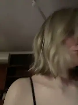 Snapshot of Alisa_Rise chatting on March 8, 2025, 5:17 am Alisa Rise online show from March 8, 2025, 5:17 am