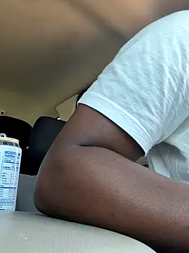 Snapshot of Festivitiesking1 chatting on October 4, 2025, 7:01 pm Festivitiesking1 online show from October 4, 2025, 7:01 pm