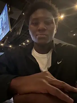 Snapshot of Festivitiesking1 chatting on October 26, 2025, 2:28 am Festivitiesking1 online show from October 26, 2025, 2:28 am