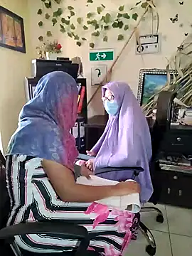 Snapshot of NAJWA-ARAB chatting on December 13, 2024, 2:38 pm NAJWA-ARAB online show from December 13, 2024, 2:38 pm