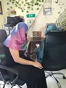 Snapshot of NAJWA-ARAB chatting on December 17, 2024, 2:33 pm NAJWA-ARAB online show from December 17, 2024, 2:33 pm