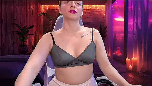 Snapshot of Dolce--Mia---Bianchi__07 chatting on January 10, 2025, 2:35 am Dolce--Mia---Bianchi 07 online show from January 10, 2025, 2:35 am