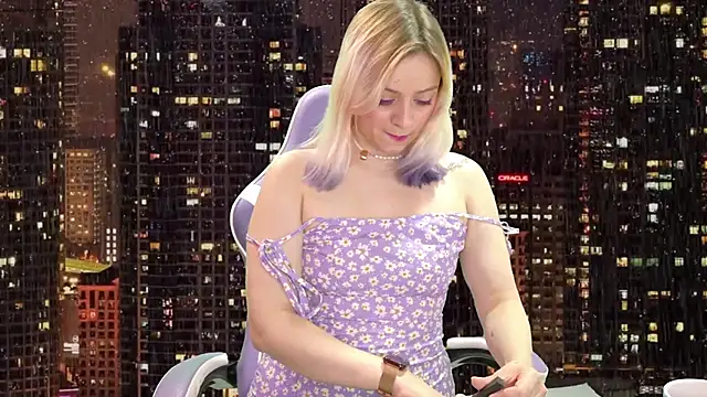 Snapshot of Dolce--Mia---Bianchi__07 chatting on January 15, 2025, 2:27 am Dolce--Mia---Bianchi 07 online show from January 15, 2025, 2:27 am