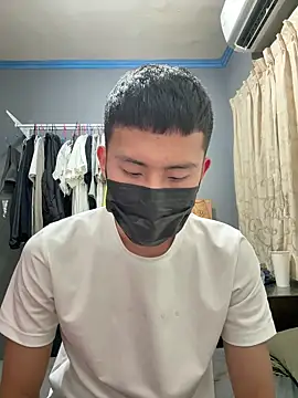 Snapshot of Benson18y chatting on December 18, 2024, 5:21 pm Benson18y online show from December 18, 2024, 5:21 pm