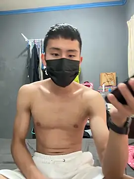 Snapshot of Benson18y chatting on December 20, 2024, 8:28 am Benson18y online show from December 20, 2024, 8:28 am