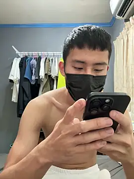 Snapshot of Benson18y chatting on December 25, 2024, 8:29 am Benson18y online show from December 25, 2024, 8:29 am