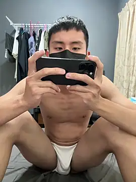 Snapshot of Benson18y chatting on December 25, 2024, 7:24 pm Benson18y online show from December 25, 2024, 7:24 pm