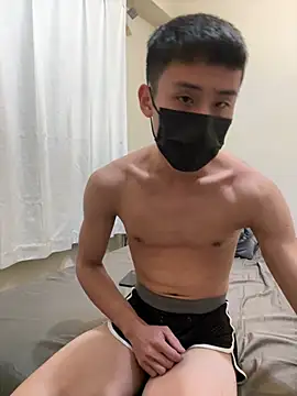 Snapshot of Benson18y chatting on January 4, 2025, 2:35 pm Benson18y online show from January 4, 2025, 2:35 pm