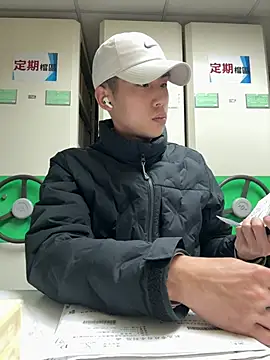 Snapshot of Benson18y chatting on March 21, 2025, 3:22 am Benson18y online show from March 21, 2025, 3:22 am