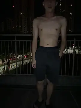 Snapshot of Benson18y chatting on September 16, 2025, 2:07 pm Benson18y online show from September 16, 2025, 2:07 pm