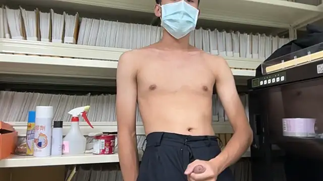 Snapshot of Benson18y chatting on September 18, 2025, 8:16 am Benson18y online show from September 18, 2025, 8:16 am