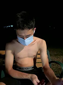 Snapshot of Benson18y chatting on September 24, 2025, 1:47 pm Benson18y online show from September 24, 2025, 1:47 pm