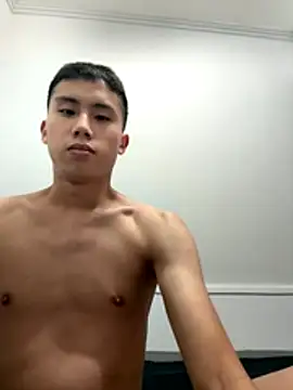 Snapshot of Benson18y chatting on October 25, 2025, 10:26 pm Benson18y online show from October 25, 2025, 10:26 pm