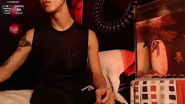 Snapshot of Godly_huan chatting on November 1, 2025, 2:46 am Godly huan online show from November 1, 2025, 2:46 am