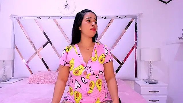 Snapshot of naughty__sara chatting on February 12, 2025, 11:18 am naughty  sara online show from February 12, 2025, 11:18 am
