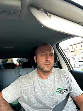 Snapshot of Lecatore80 chatting on October 3, 2025, 3:42 pm Lecatore80 online show from October 3, 2025, 3:42 pm