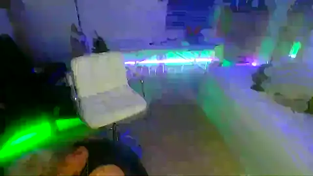 Snapshot of GymBoyVan chatting on December 2, 2024, 8:09 am GymBoyVan online show from December 2, 2024, 8:09 am