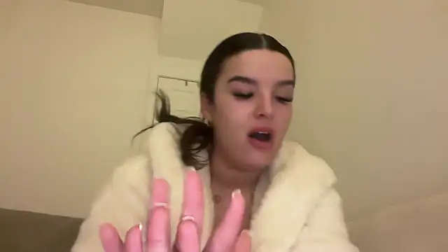 Snapshot of maisiesmithx chatting on January 31, 2025, 11:35 pm maisiesmithx online show from January 31, 2025, 11:35 pm