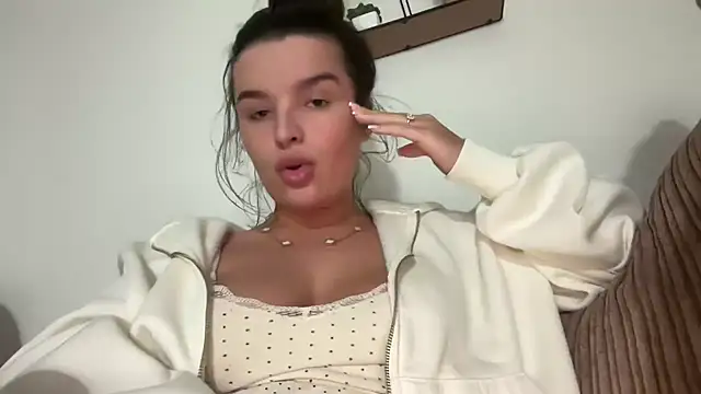 Snapshot of maisiesmithx chatting on February 5, 2025, 2:51 am maisiesmithx online show from February 5, 2025, 2:51 am