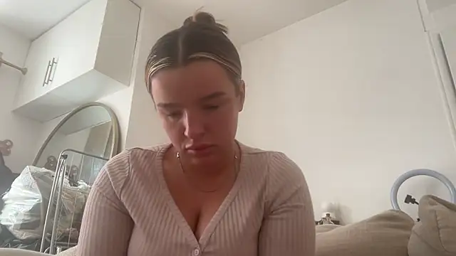 Snapshot of maisiesmithx chatting on September 21, 2025, 10:06 am maisiesmithx online show from September 21, 2025, 10:06 am