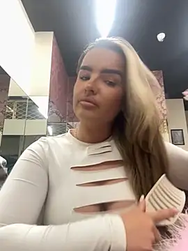 Snapshot of maisiesmithx chatting on October 19, 2025, 1:50 am maisiesmithx online show from October 19, 2025, 1:50 am