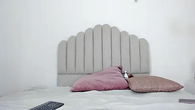 Snapshot of Nikki_Angel_ chatting on February 5, 2025, 7:31 pm Nikki Angel  online show from February 5, 2025, 7:31 pm