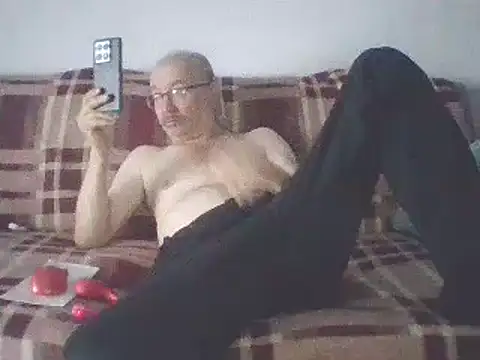 Snapshot of loverboyxxx69 chatting on March 14, 2025, 4:54 am loverboyxxx69 online show from March 14, 2025, 4:54 am